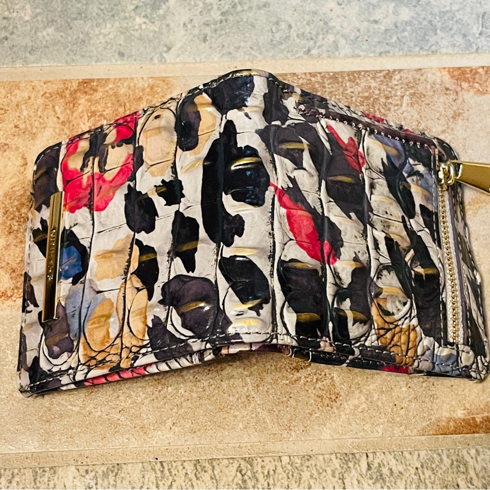 RARE FIND! Brahmin ADORE OMBRÉ Jane Wallet! - Picture 10 of 10
